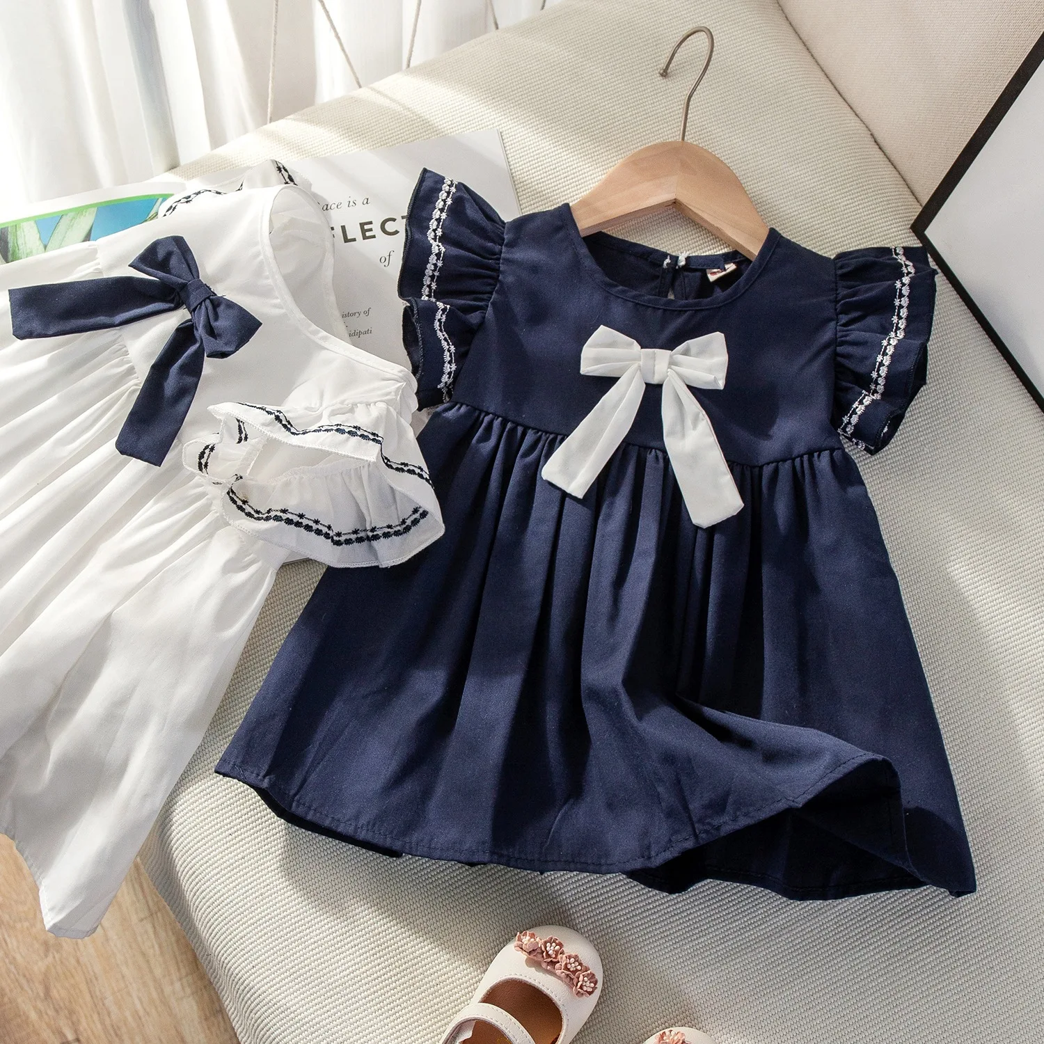 Новое летнее платье для девочек 2023, модное платье с бантом, детская юбка с вышивкой в академическом стиле, милое платье принцессы для повседневной носки Изображение 0