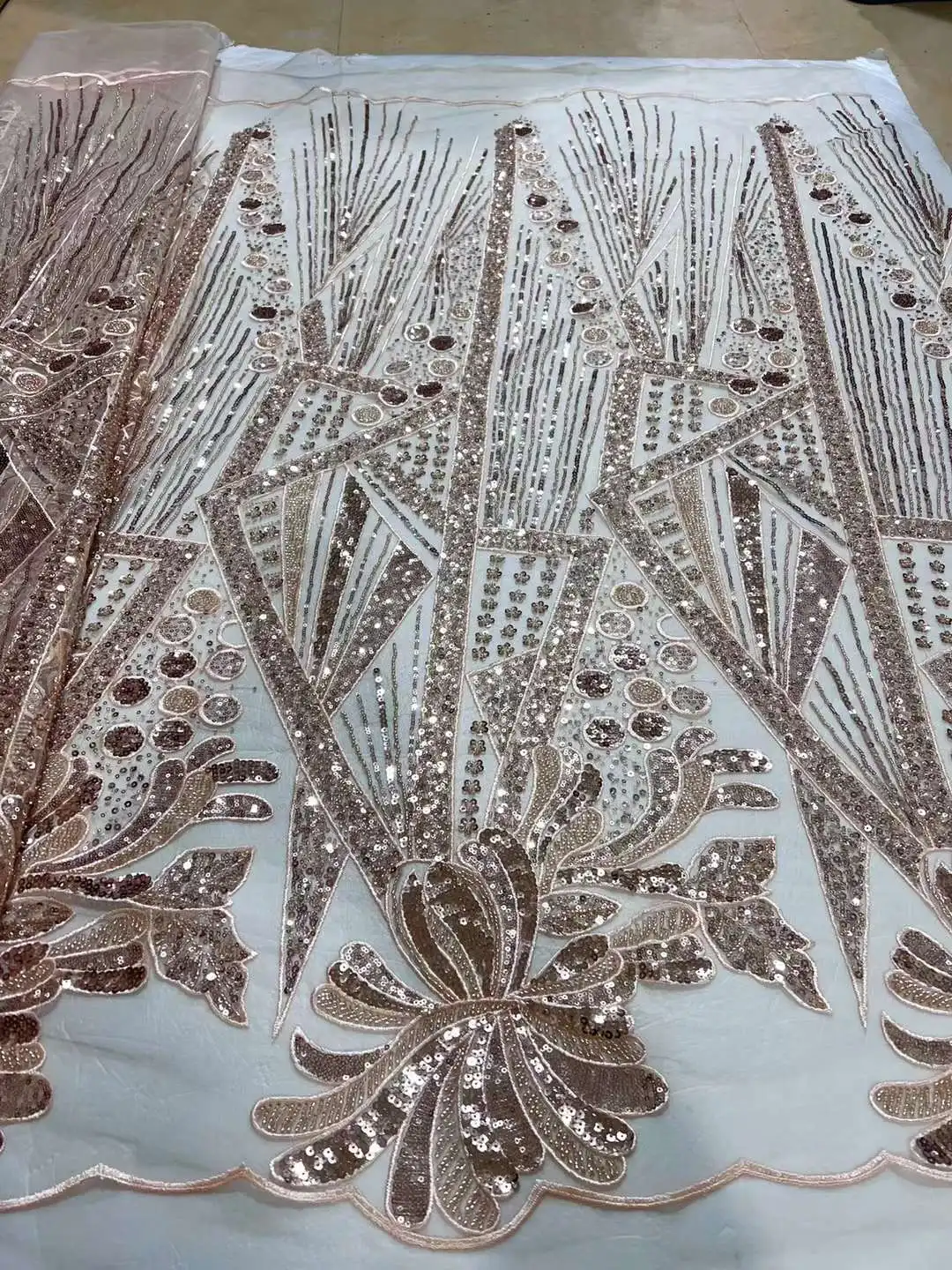 Новейшая кружевная ткань из французского тюля, расшитая бисером, 5 ярдов 2023 года, высококачественные блестки, Нигерийская свадебная вышивка камнем, африканский кружевной материал Изображение 5