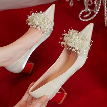 Элегантные женские туфли-лодочки на высоком каблуке с жемчугом 2022, осенние слипоны на толстом каблуке, женские свадебные туфли с острым носком цвета Шампанского