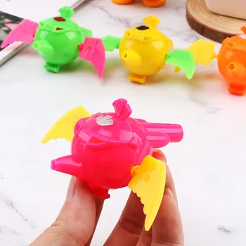 3ШТ Случайных Новых креативных детских мультяшных свистков с летающей птицей, Маленьких игрушек, детских мультяшных Маленьких свистков, развивающих игрушек в подарок